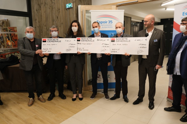 Remise_de_cheque_du_Lions_Club_Rennes_Espoir 35 _Handicap_psychique